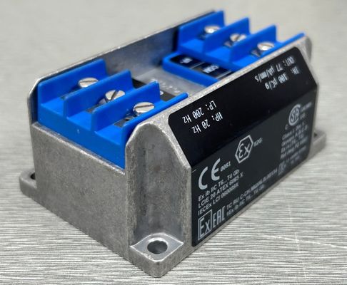 IPC704 244-704-000-042 A1-B10-C17.2-D350-E2-F2000-G0-H0-I0 Signal Conditioner